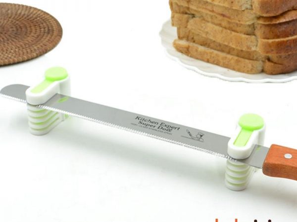 Bộ 2 dụng cụ kẹp dao chia tầng bánh